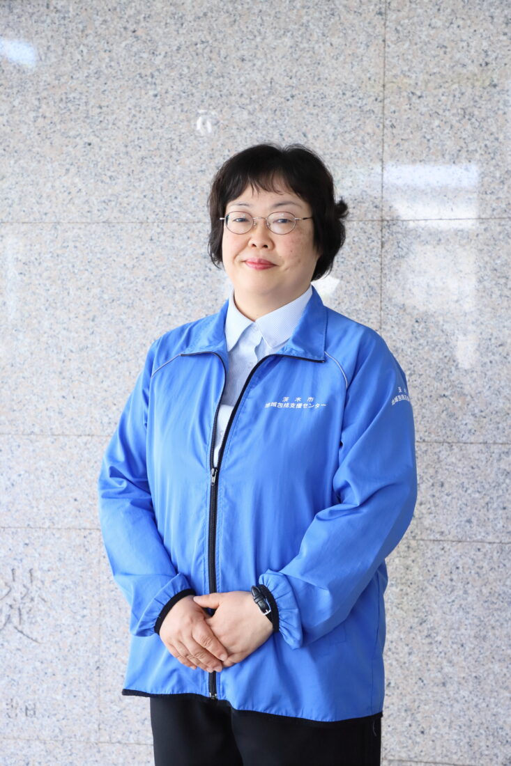 山根　佳代